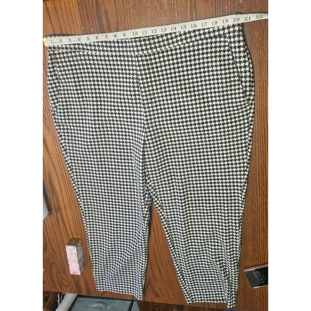 Old Navy Pull On Black/ White Houndstooth Pants - Picture 8 of 10